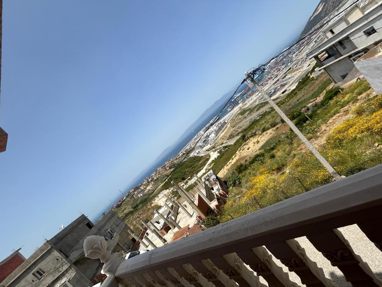 Appartement A Houma, Proche Port Tanger Med Dalia Bagian luar foto