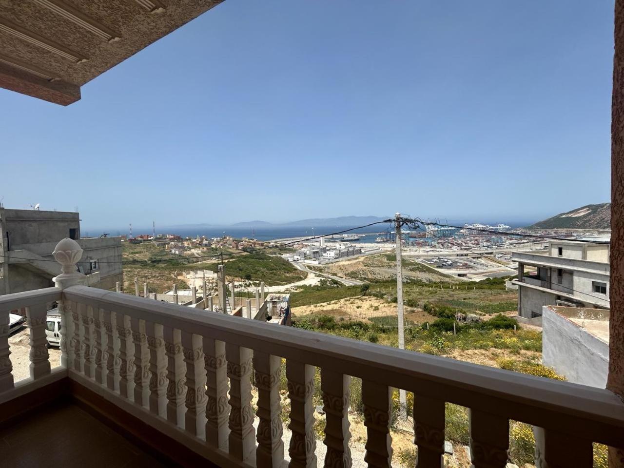 Appartement A Houma, Proche Port Tanger Med Dalia Bagian luar foto