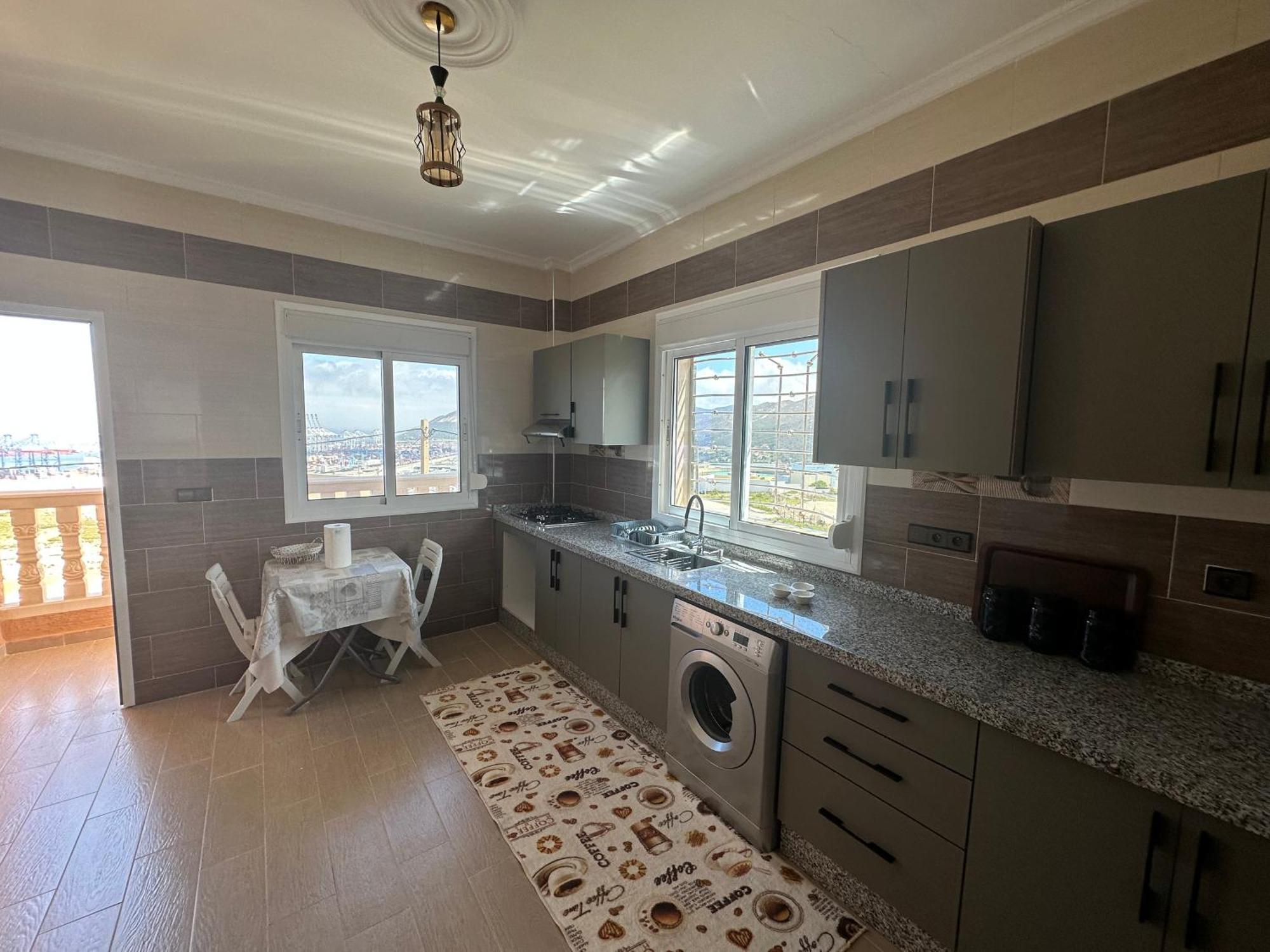 Appartement A Houma, Proche Port Tanger Med Dalia Bagian luar foto